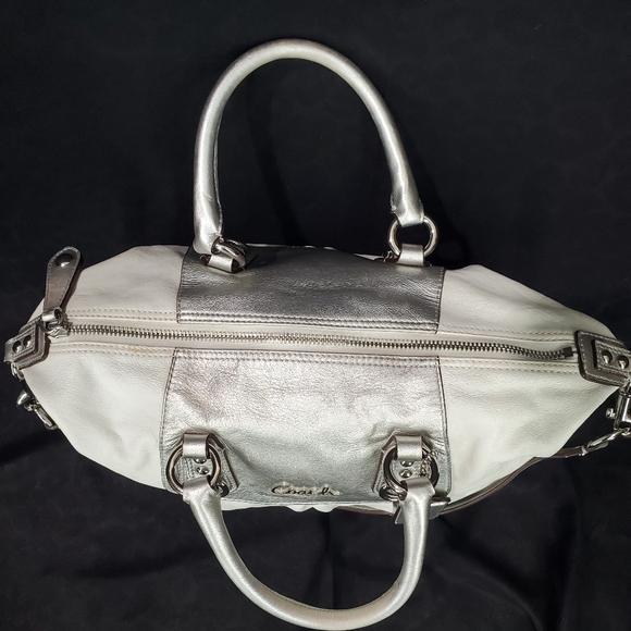 Coach Ashley Satchel - Picture 4 of 16